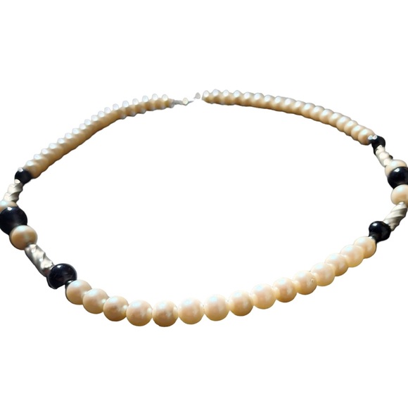 White, Black and Silver Faux pearl necklace - Picture 2 of 2